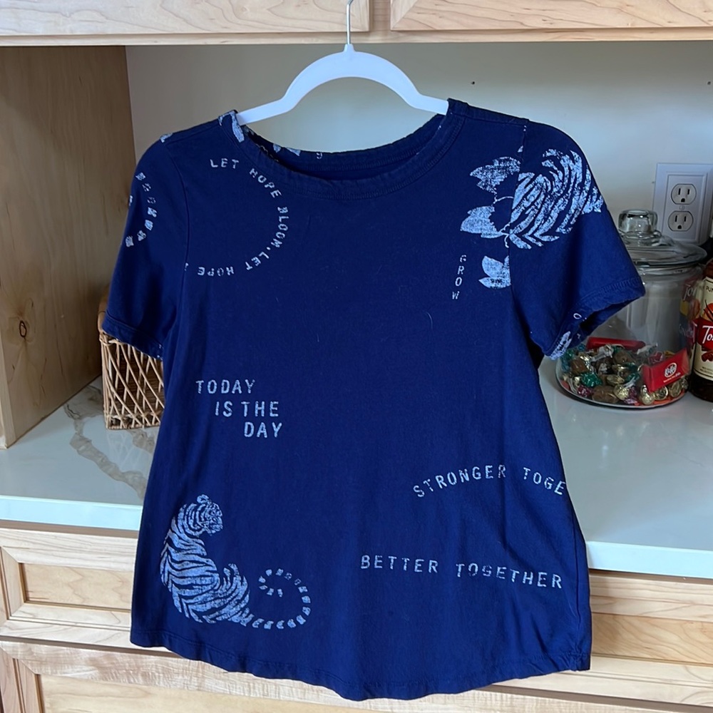 Anthropologie tee; navy; x small; excellent condition